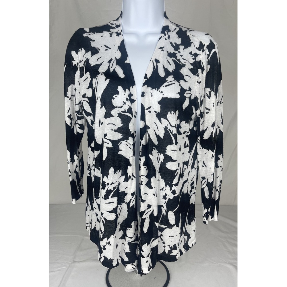 CHICOS WOMENS SIZE 1 BLACK WHITE FLORAL OPEN FRONT CARDIGAN LIGHTWEIGHT RAMIE BL